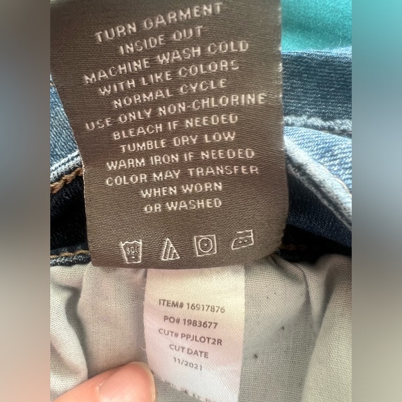 Torrid 28R Super Soft Jegging Medium Wash - Picture 10 of 11